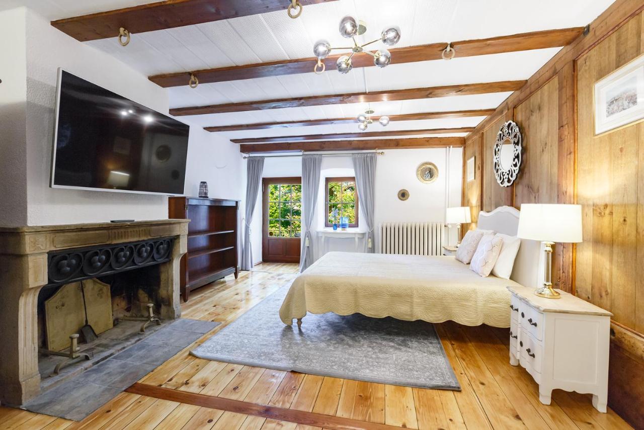 A Castle Spirit Apartment In Chateau Du Chatelard Clarens Екстериор снимка